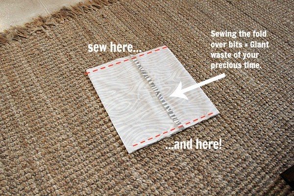 Confectionnez votre propre housse de coussin en seulement 10 minutes grâce à cette méthode ultra-simple ! Idéale pour les couturières débutantes !