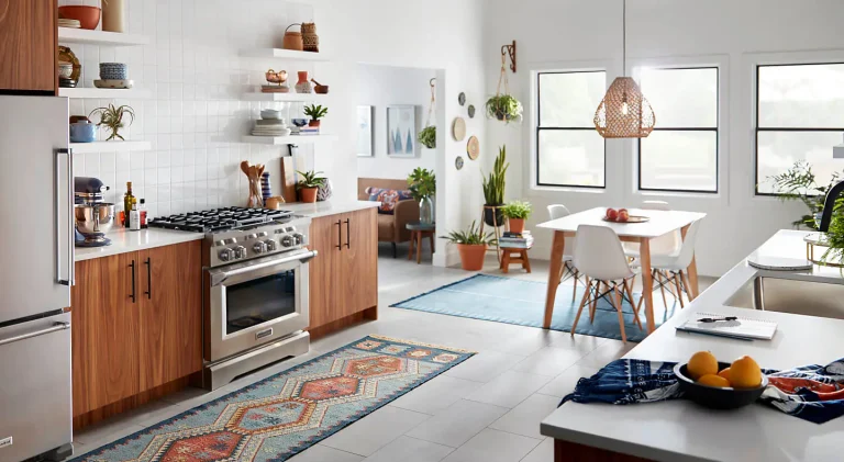 30 petites idées de rénovation et de conception de cuisine qui aident à maximiser chaque centimètre carré